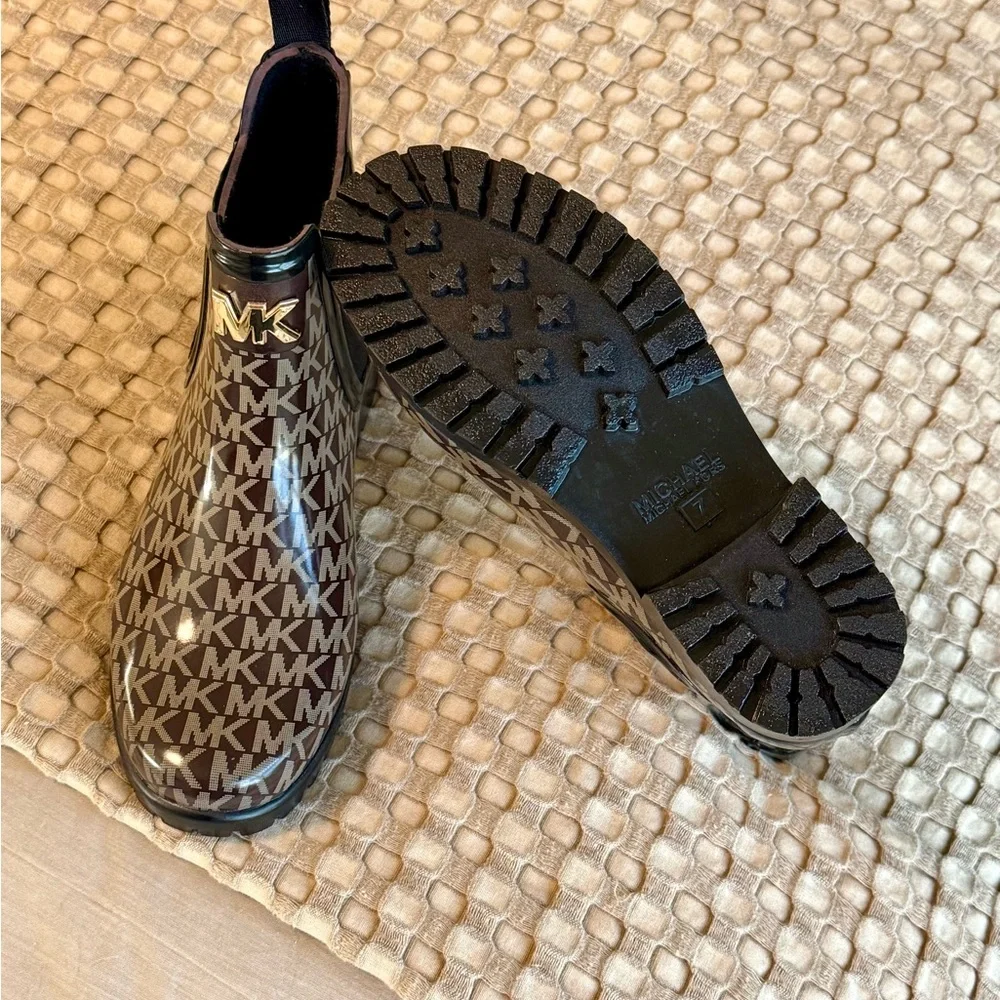 NEW MICHAEL KORS Ankle Rain Boots ☔️ - Picture 6 of 14